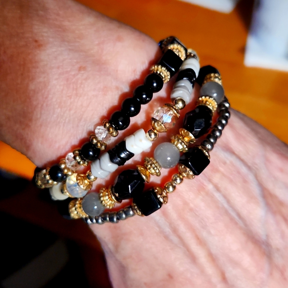 Bracelets 4pcs